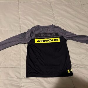 Under armour boys size 5 long sleeve shirt